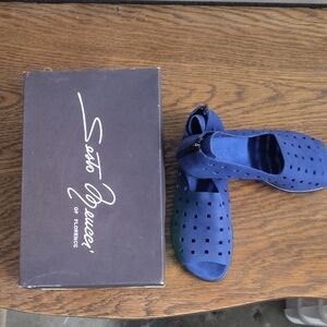 Sesto Meucci Navy Cutout Sandals